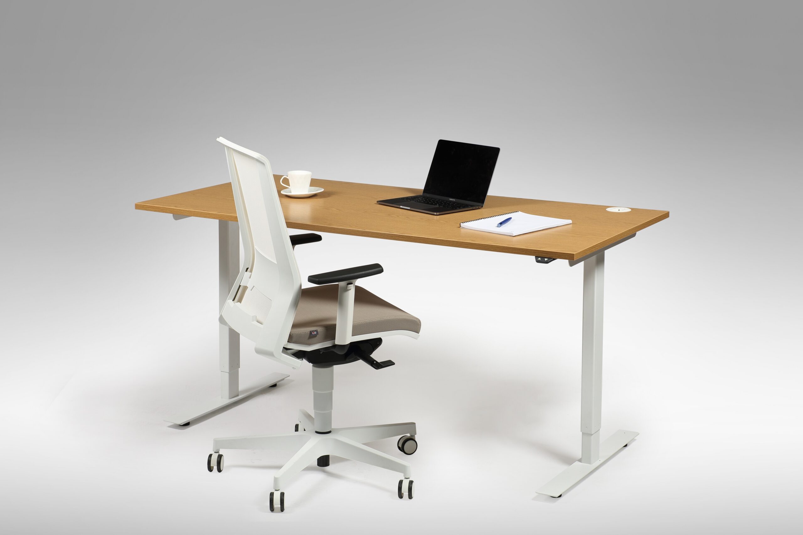 Electrically adjustable desk OK! Desks, Electrical desks Standard